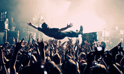 You’ve Got Crowd Surfing : WJBW Blogging&nbsp;Follies